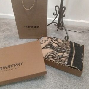 Burberry Equestrian Knight/Classic Check Print Reversible Scarf